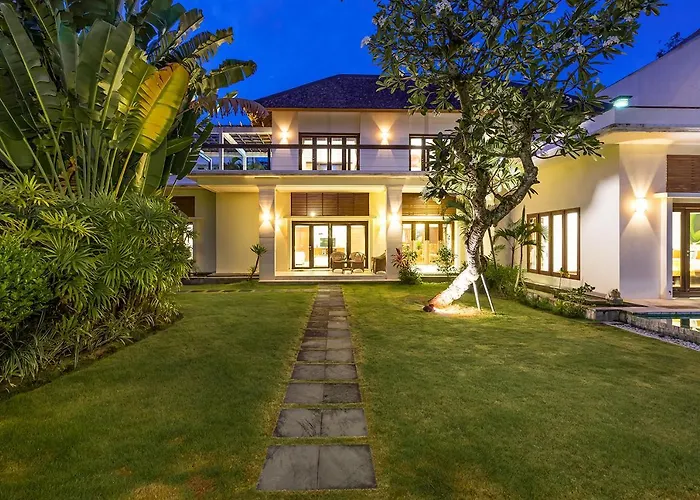 Bali Lotus Villa *