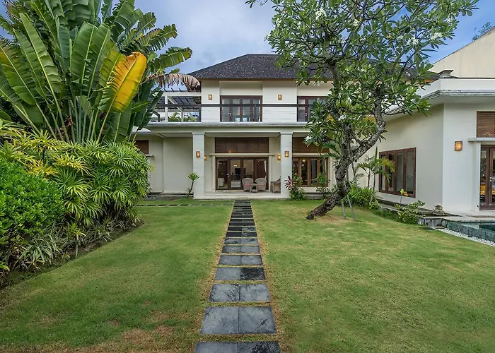 Bali Lotus Villa Seminyak