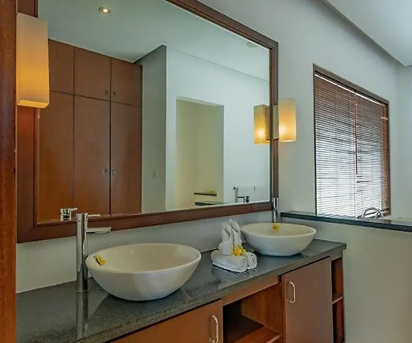 Bali Lotus Villa Seminyak