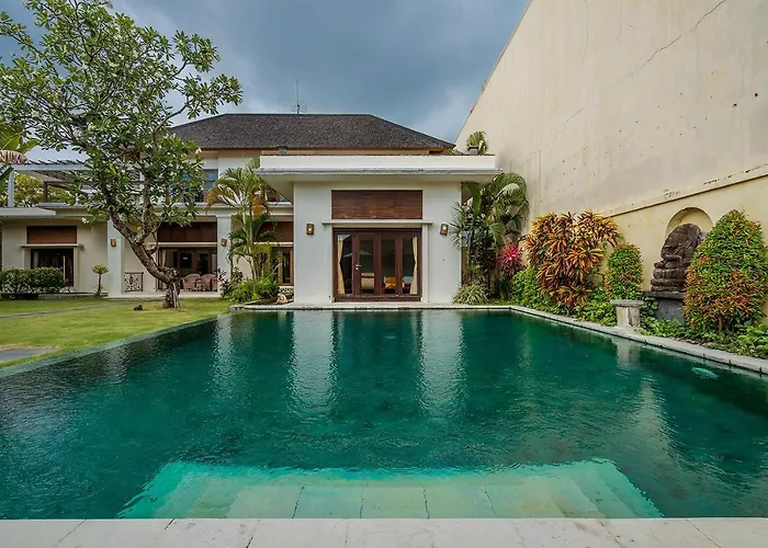 Bali Lotus Villa Seminyak